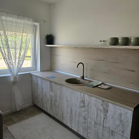 Tiha Tisa Apartment Curug